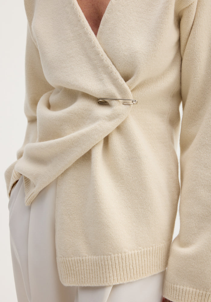 Off-shoulder wrap cardigan | cream