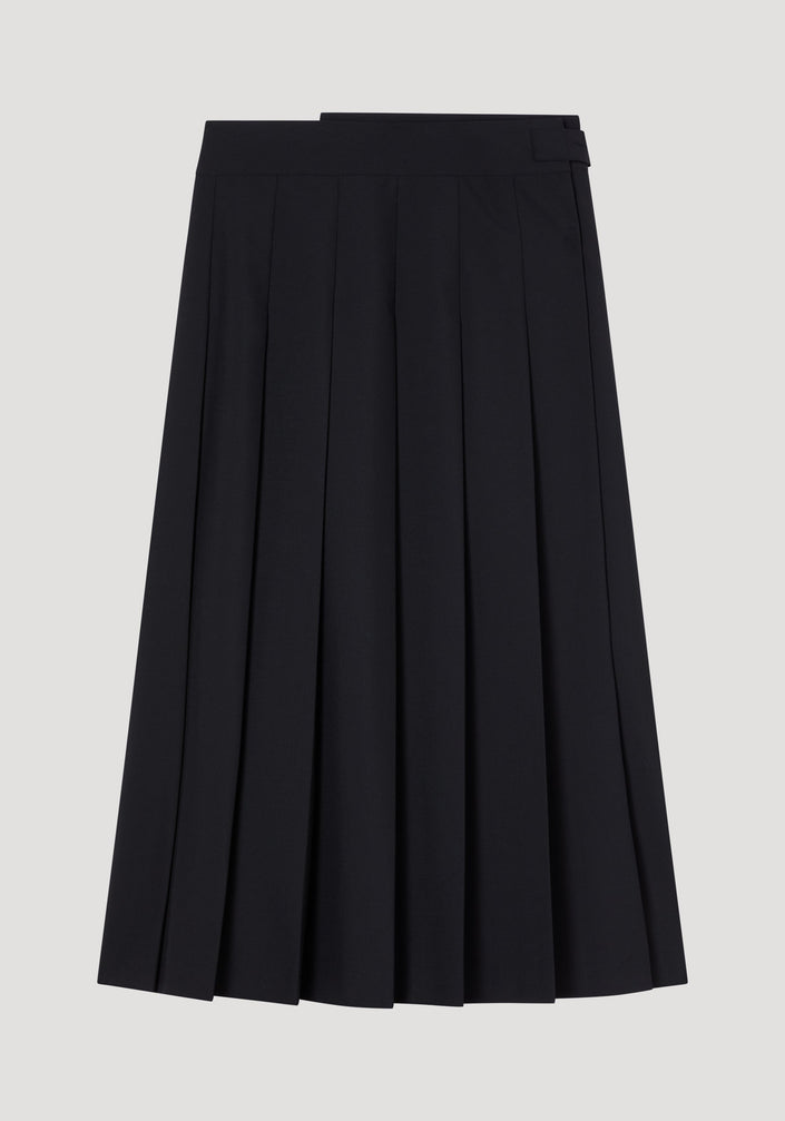 Plissé wrap skirt in black featuring a mid-length pleated design, adjustable placket strap closure, and belt detail for a refined silhouette.