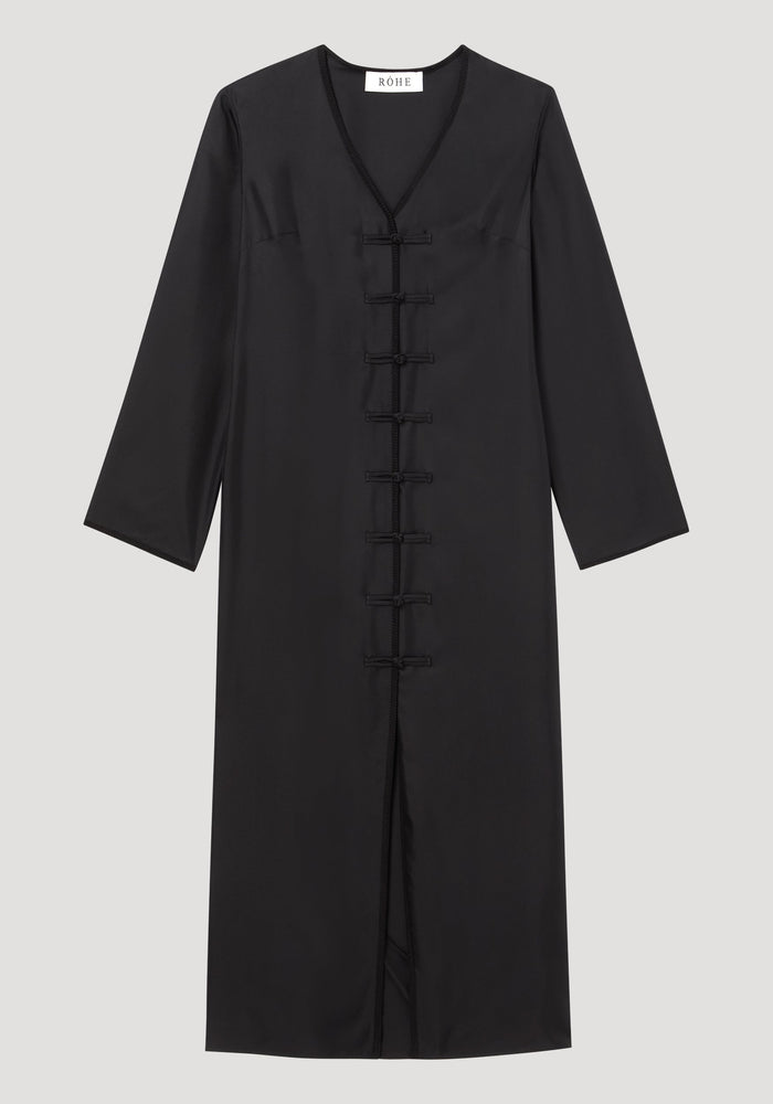 Mandarin silk dress | black, showcasing a long, full-length robe with V-neck and traditional pankou closures, crafted from premium silk for a luxurious finish.