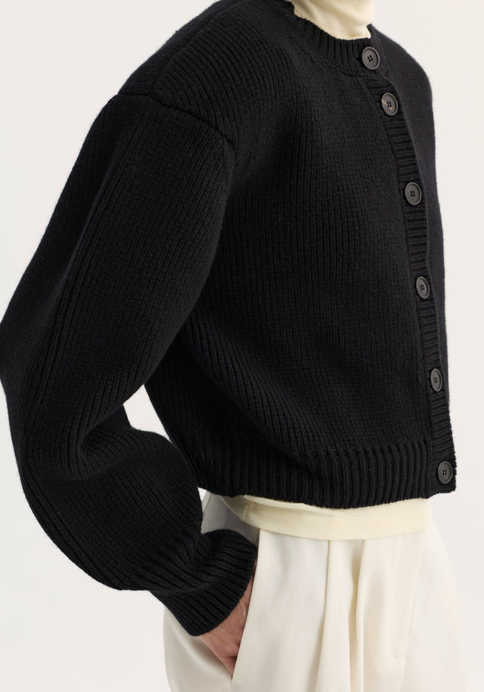 Statement shoulder cardigan | black