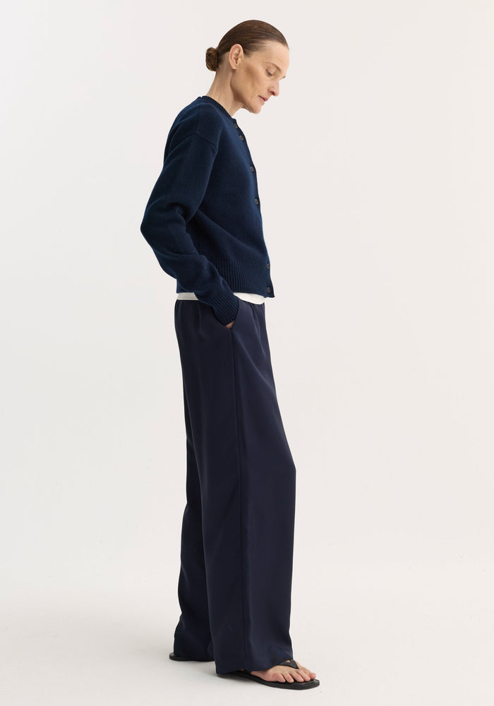 Short boiled cardigan | navy