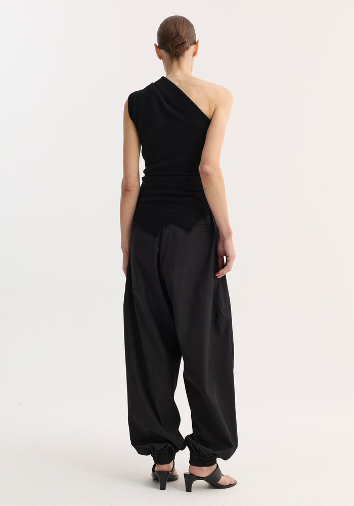 Off-shoulder top | black