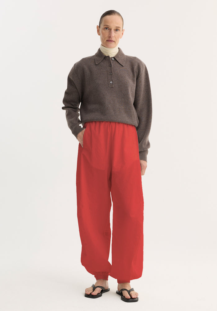 Balloon track pants | red