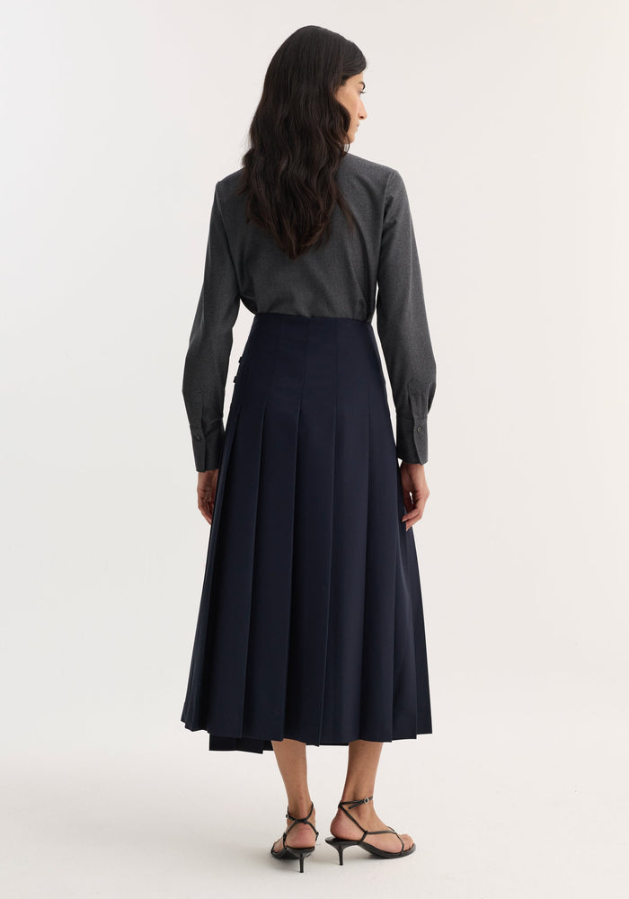 Pleated wool skirt with leather closures | navy