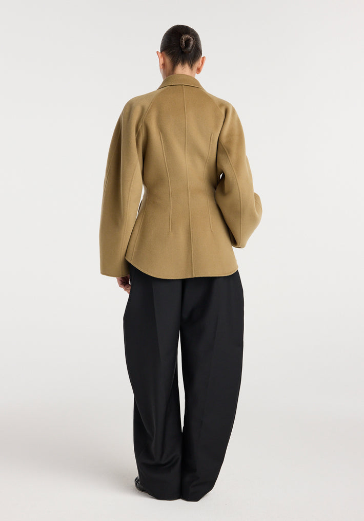 Double-faced sculptural jacket | camel