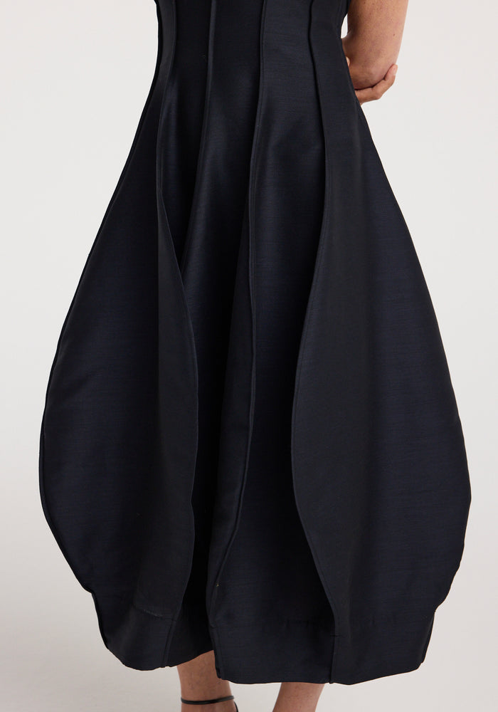 Open back tulip dress | night