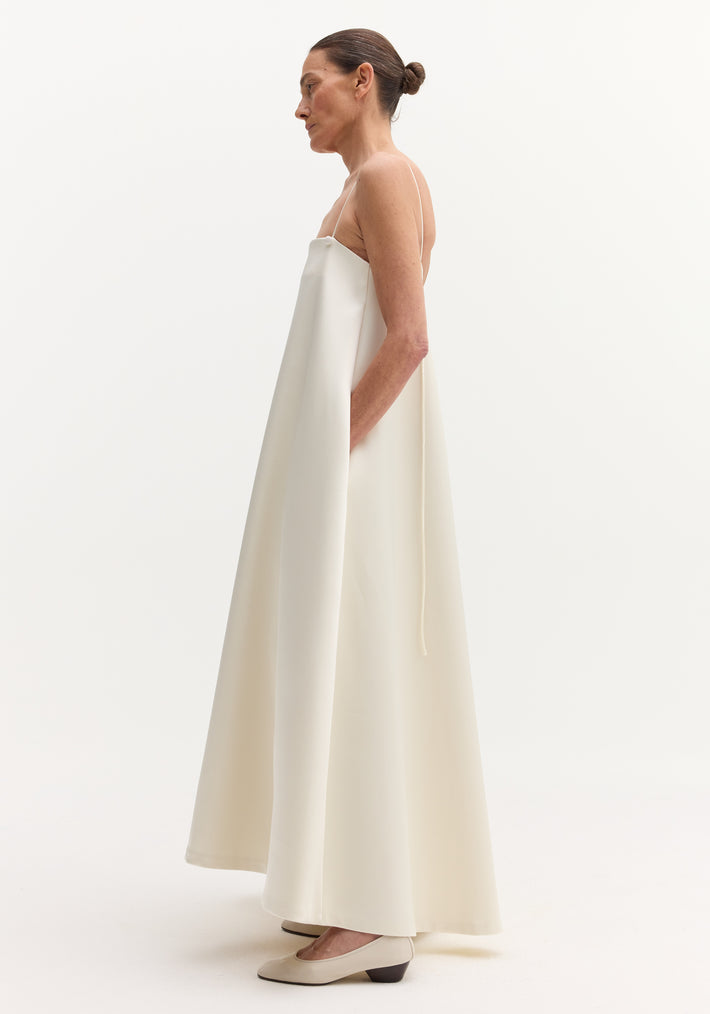 Voluminous satin dress | ivory
