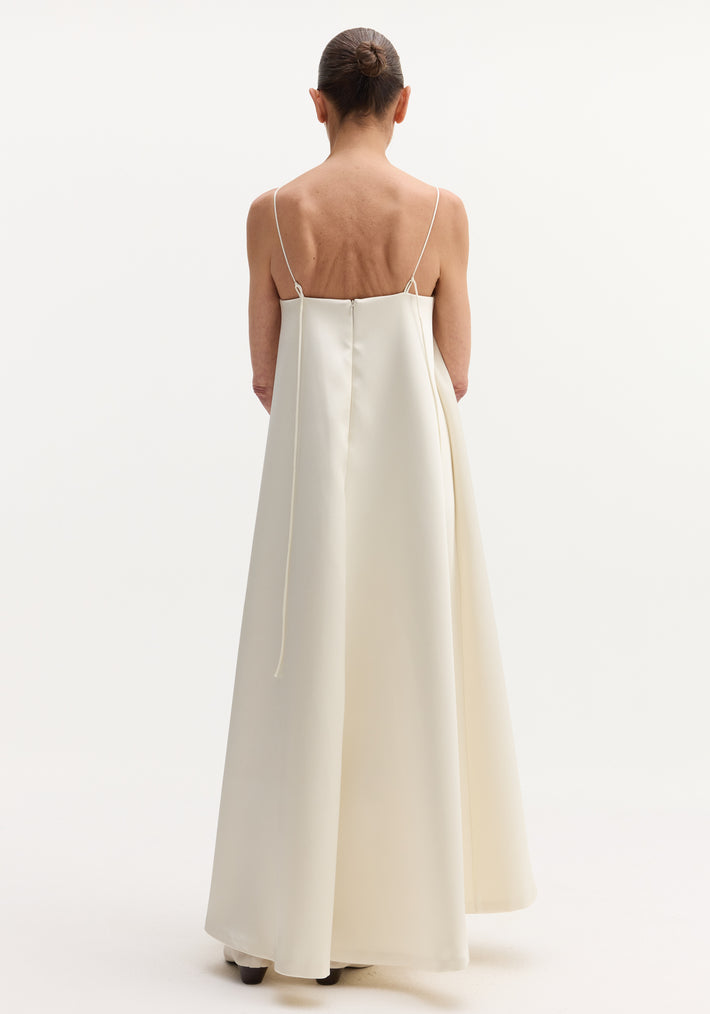 Voluminous satin dress | ivory