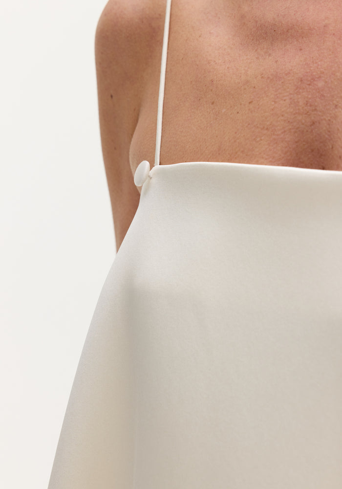 Voluminous satin dress | ivory