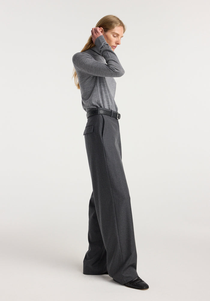 Fine knitted wool turtleneck | mid grey melange