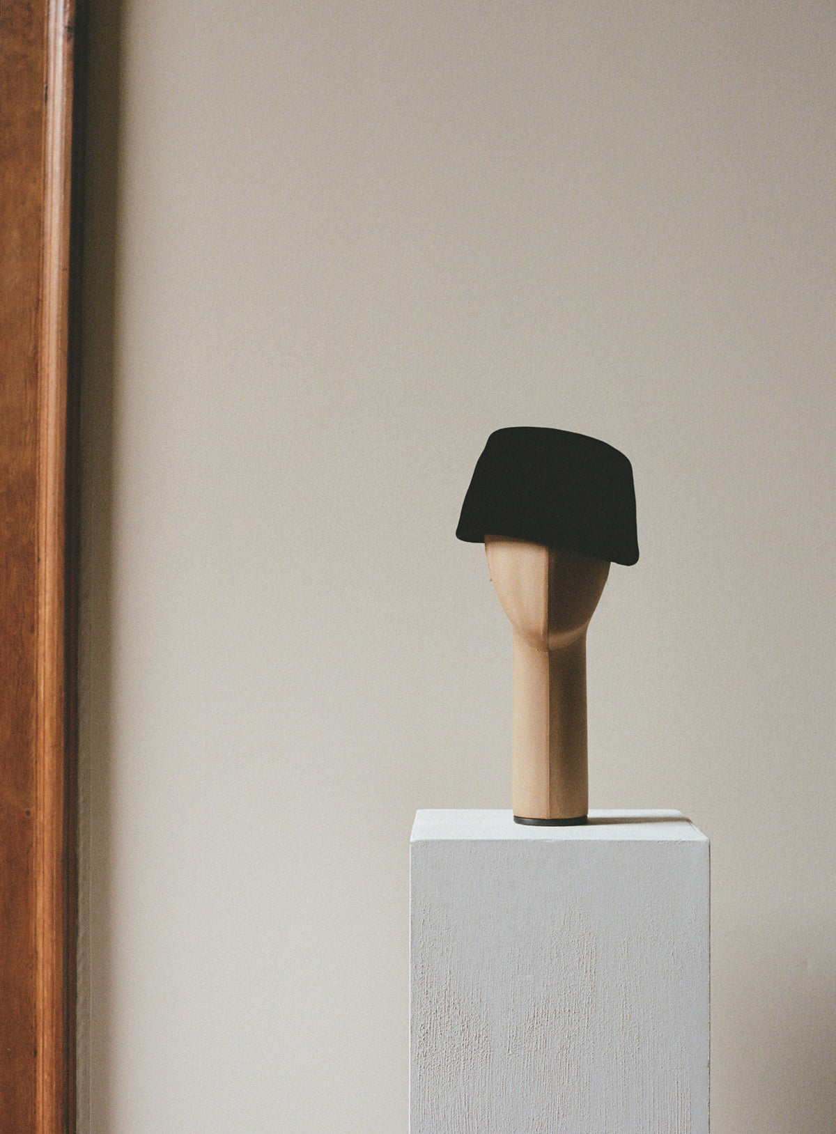 Velvet Hat, Amara | black