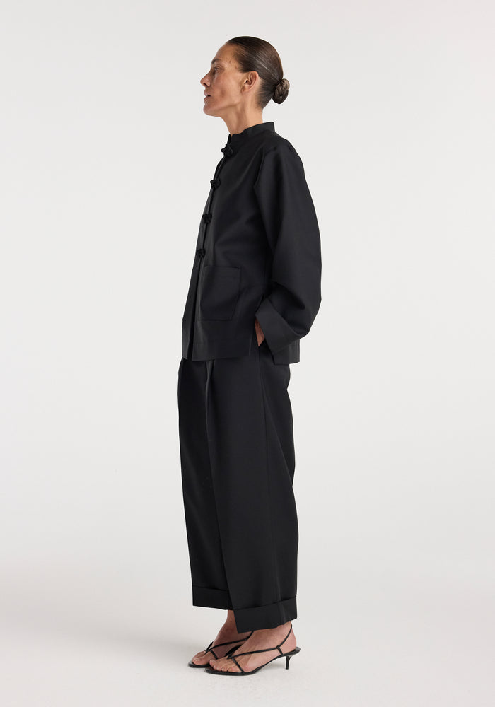 Pankou closure jacket | black