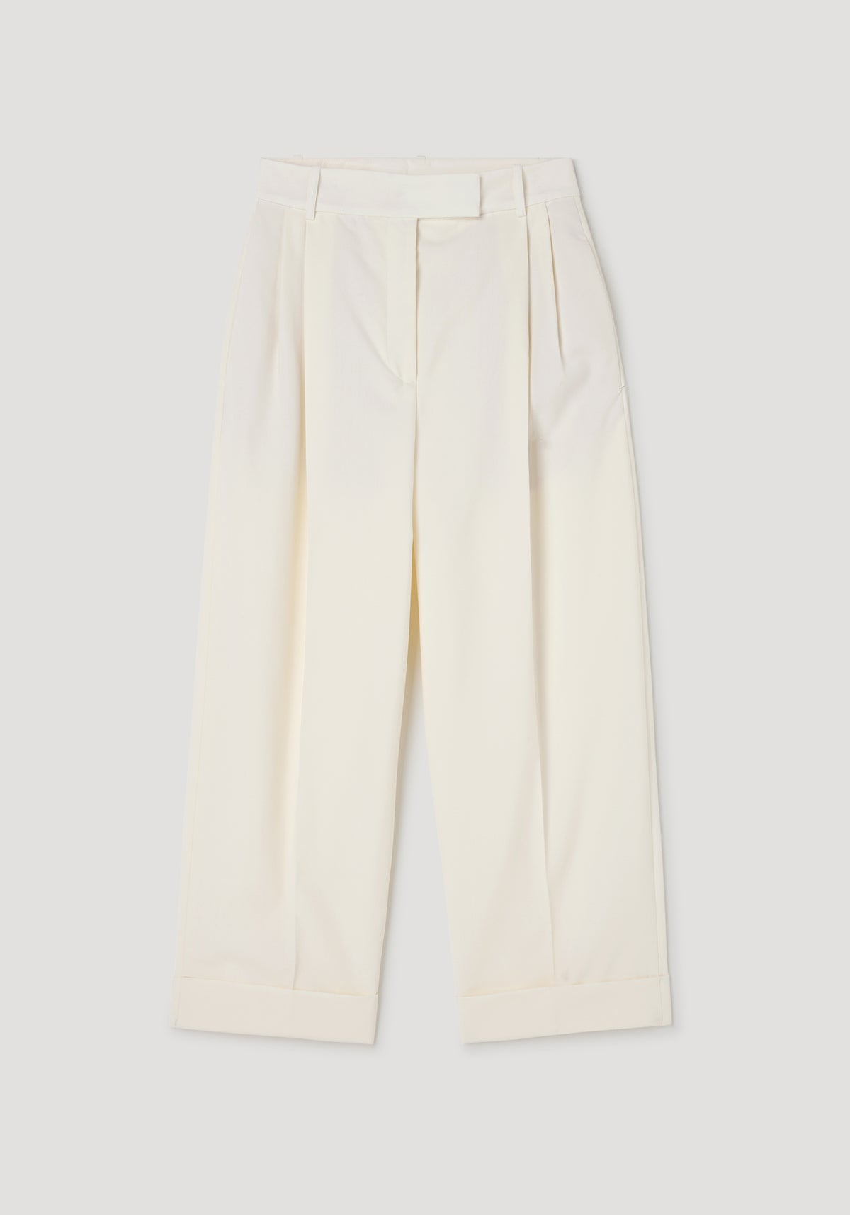 High-waist turn up trousers | off white, featuring a tailored fit with pleats at the front and cuffed hems for a polished and modern look.