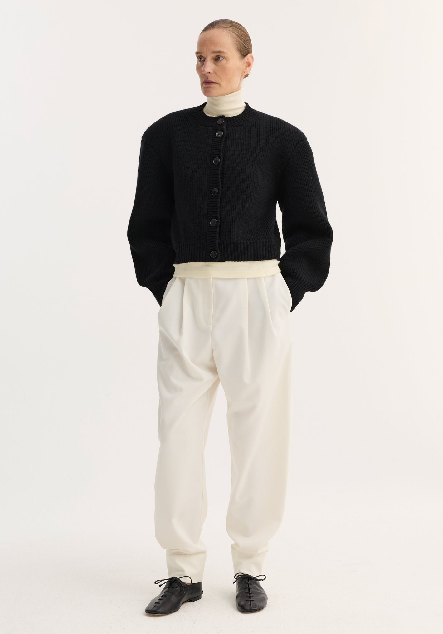 Statement shoulder cardigan | black