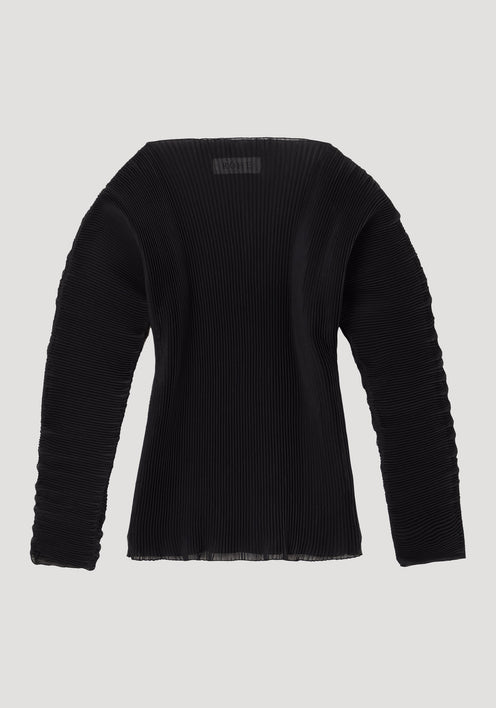 Sculptural plissé top | black: Women’s black long-sleeve top with finely pleated fabric, scooped neckline, slim fit, and voluminous sleeves, from label “RÖHE.”