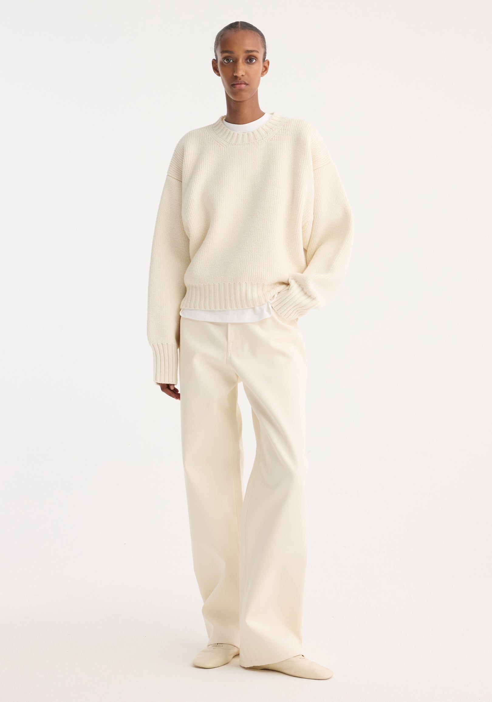 Sculptural compact crewneck | off white