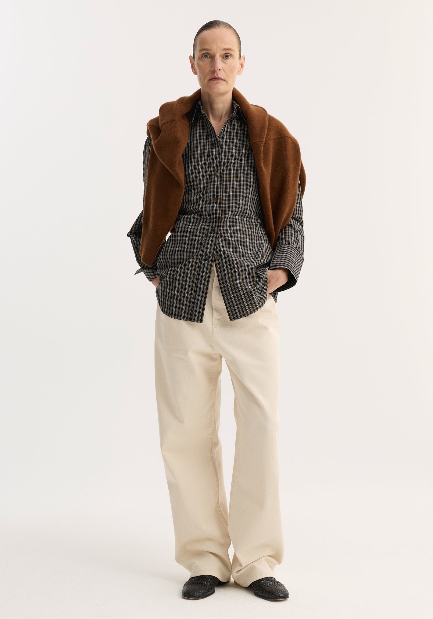 Checked shaped shirt | black / brown check