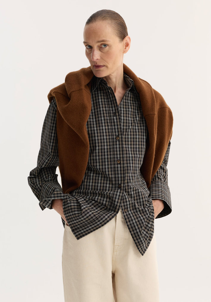 Checked shaped shirt | black / brown check