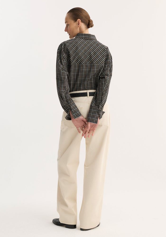 Checked shaped shirt | black / brown check