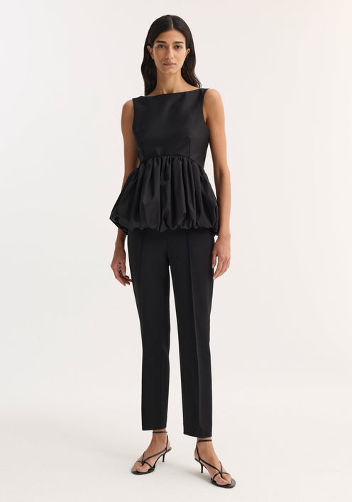 Voluminous boat-neck top | black