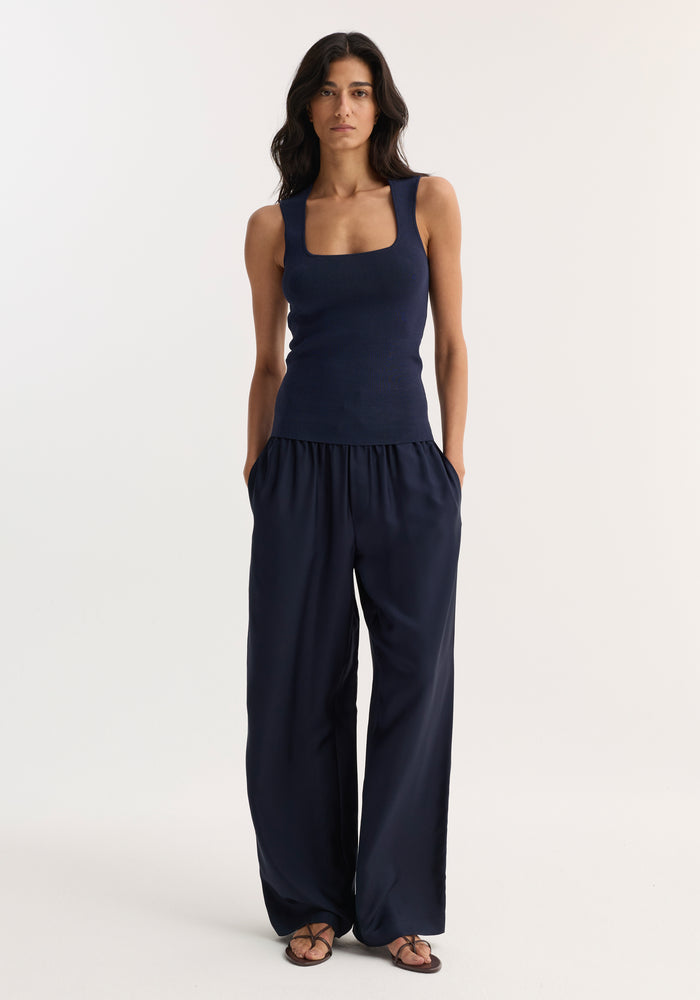 Bustier shaped knitted top | navy