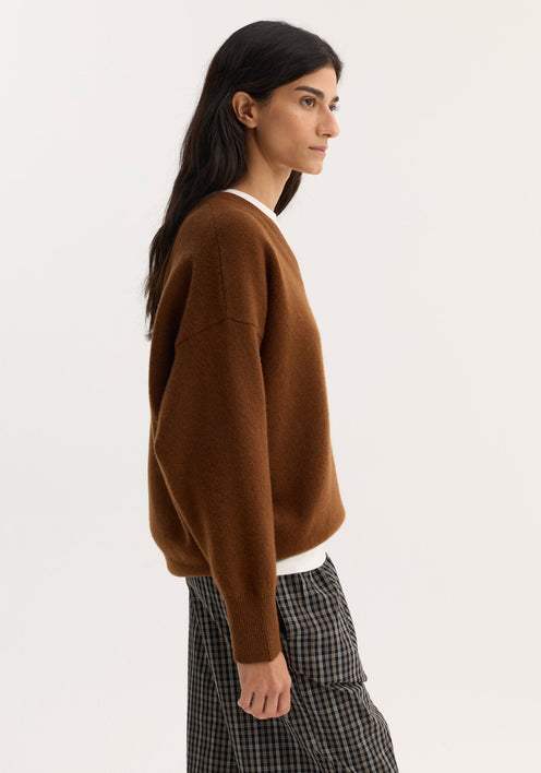 V-neck knitted jumper | rust