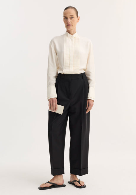 High-waist turn-up trousers | black