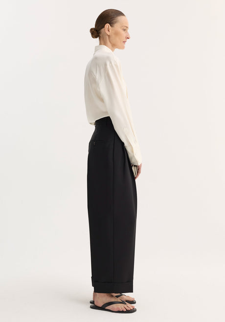High-waist turn-up trousers | black