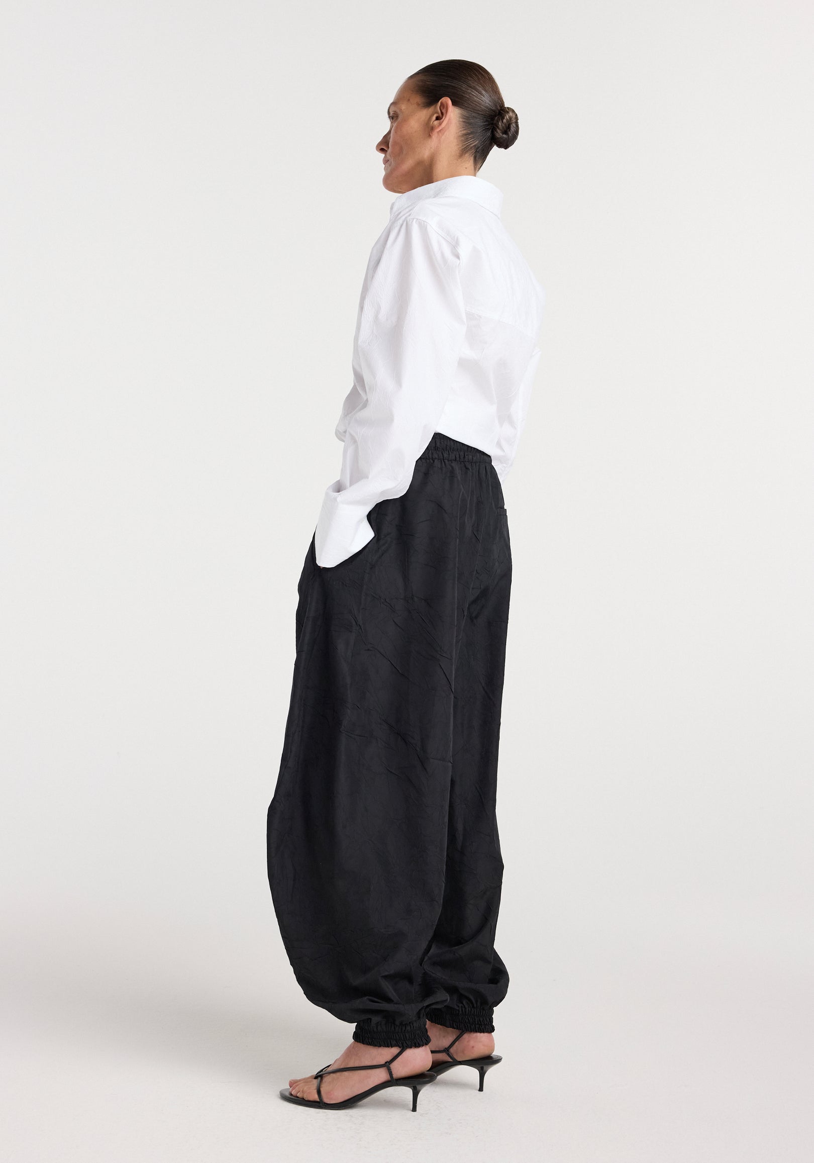 Balloon track pants | black