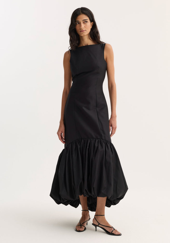Voluminous dress | black