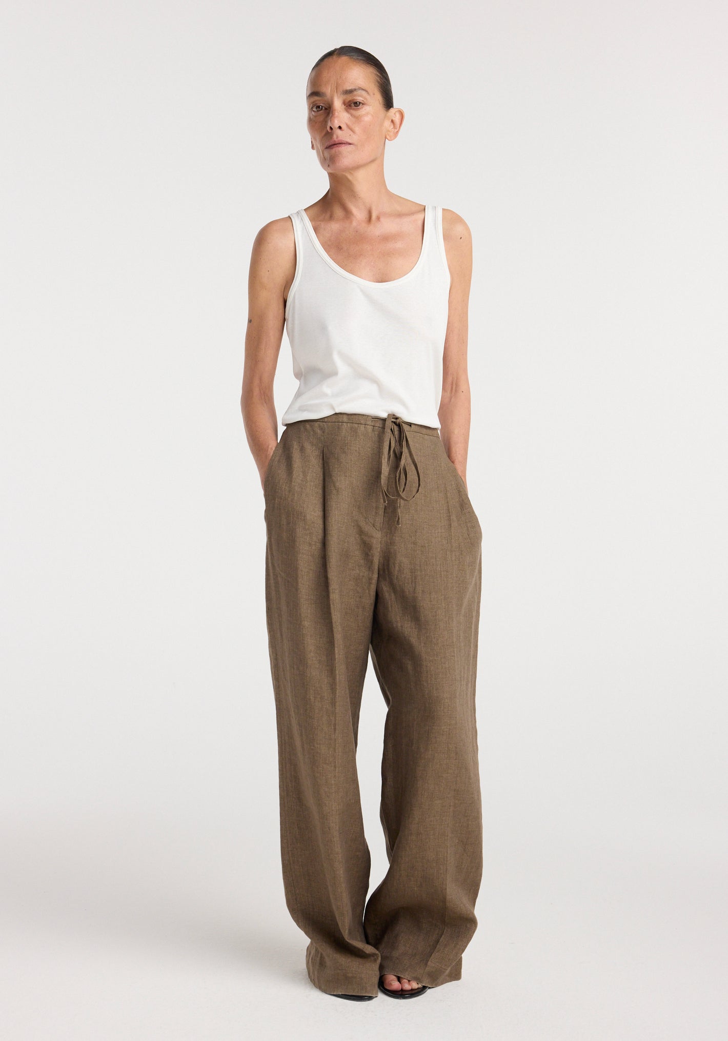 Relaxed drawstring trousers | brown melange