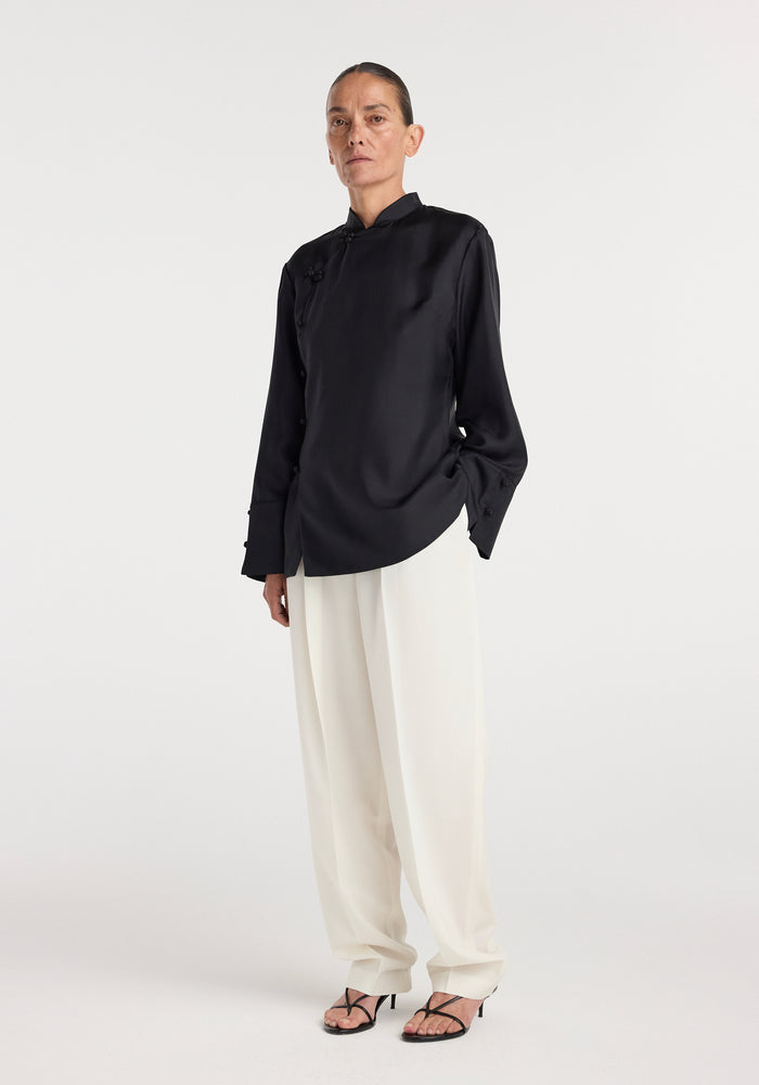 Pankou closure silk top | black