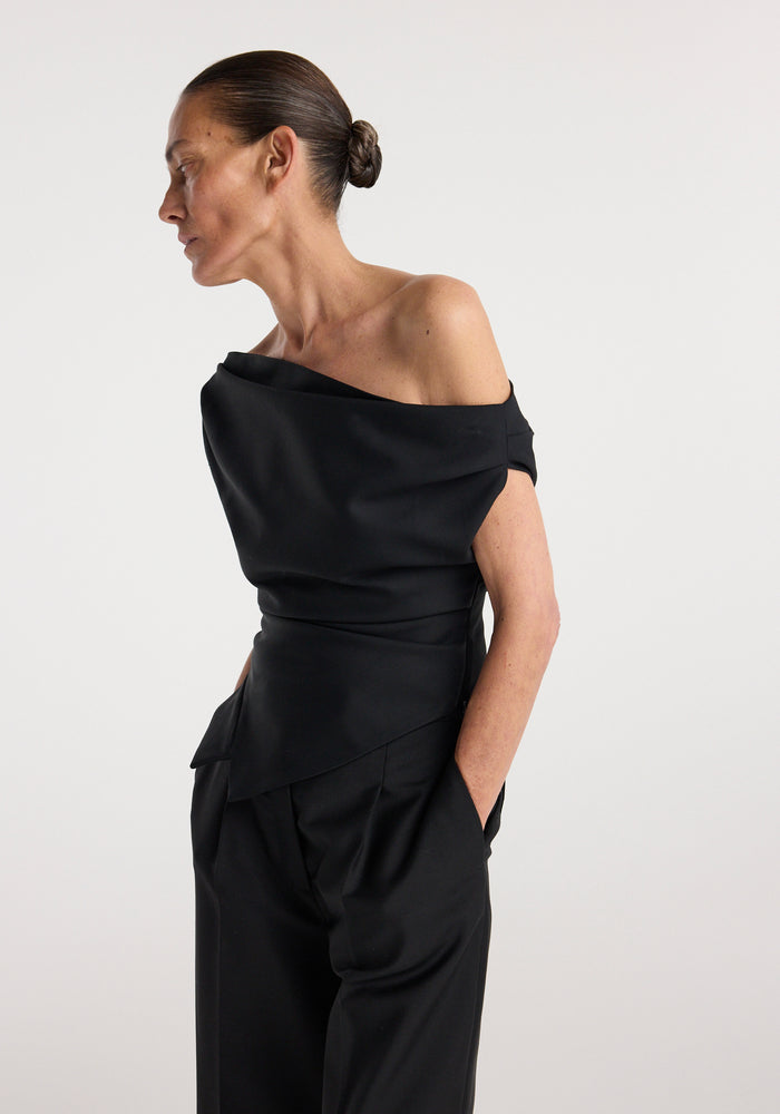 Off shoulder lapel top | black