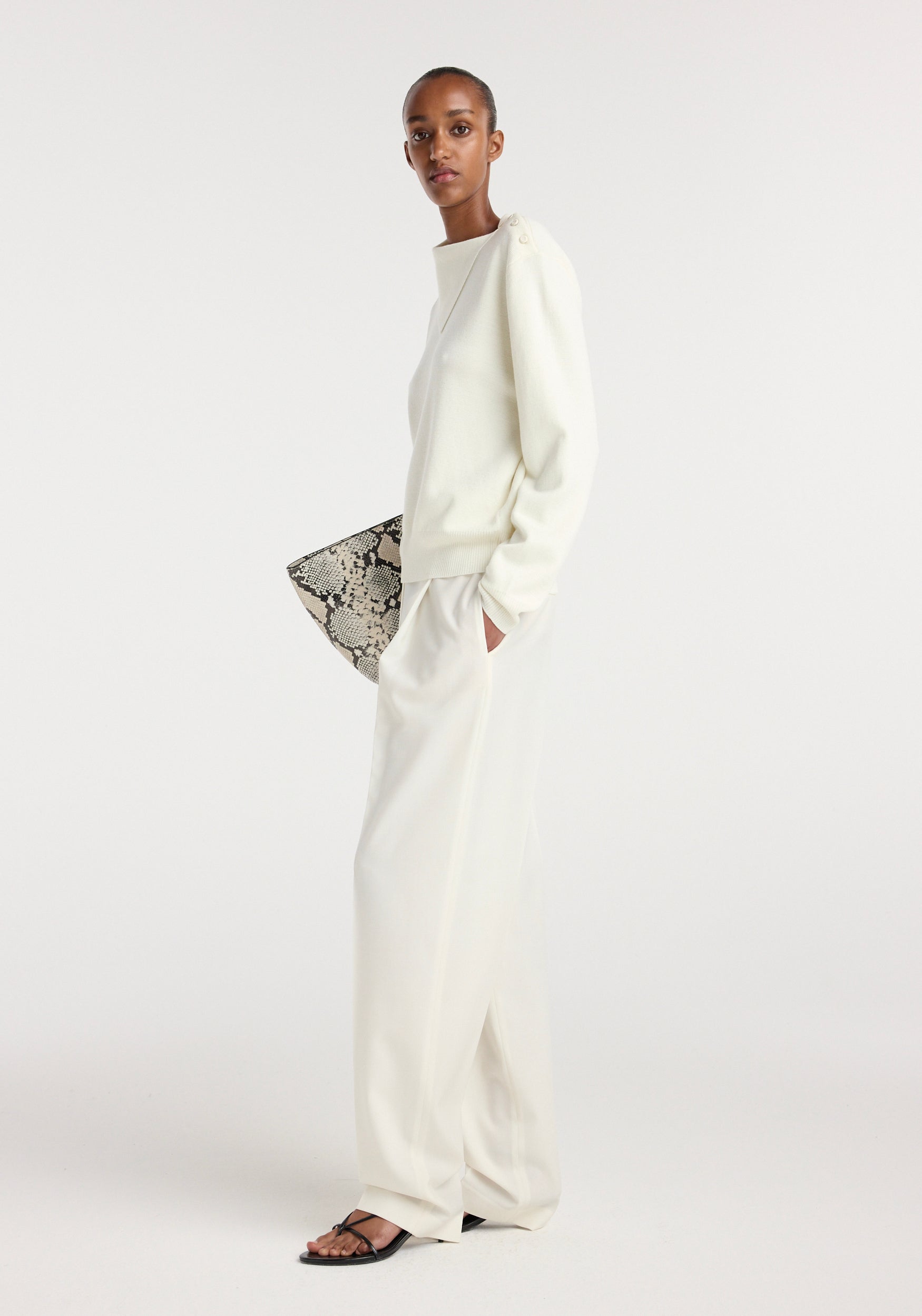 Uneven collar polo | off white