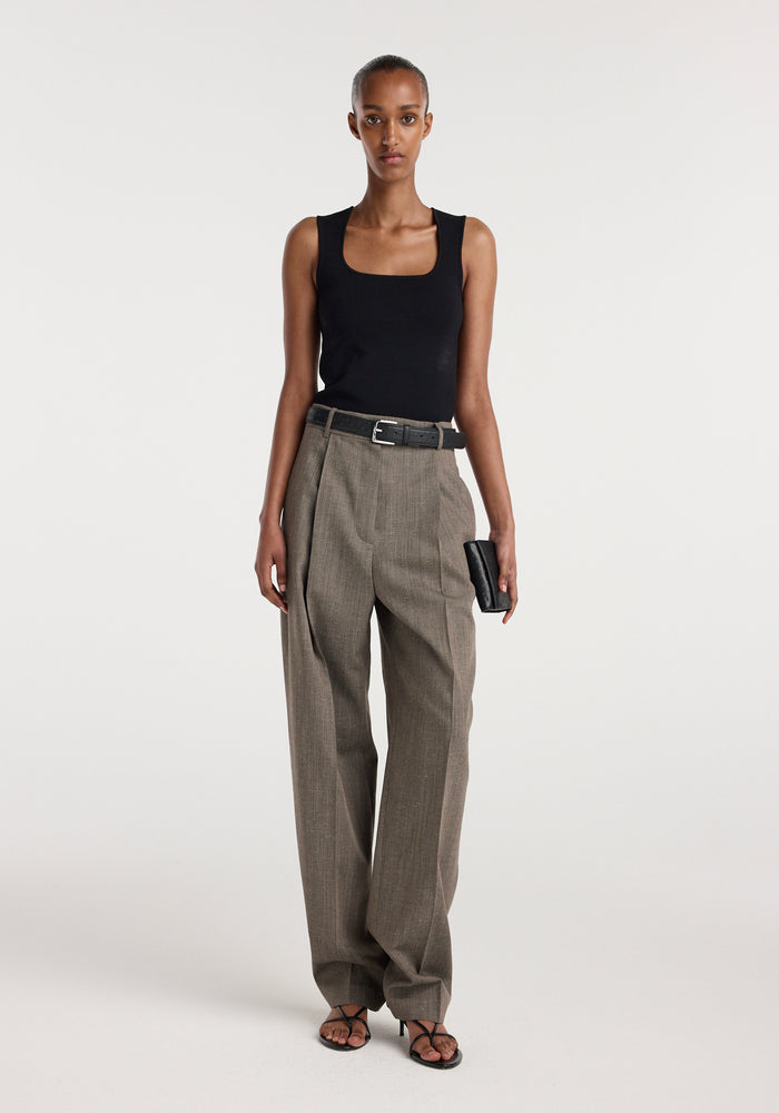 Daria - Single pleat tapered trousers | earth slub