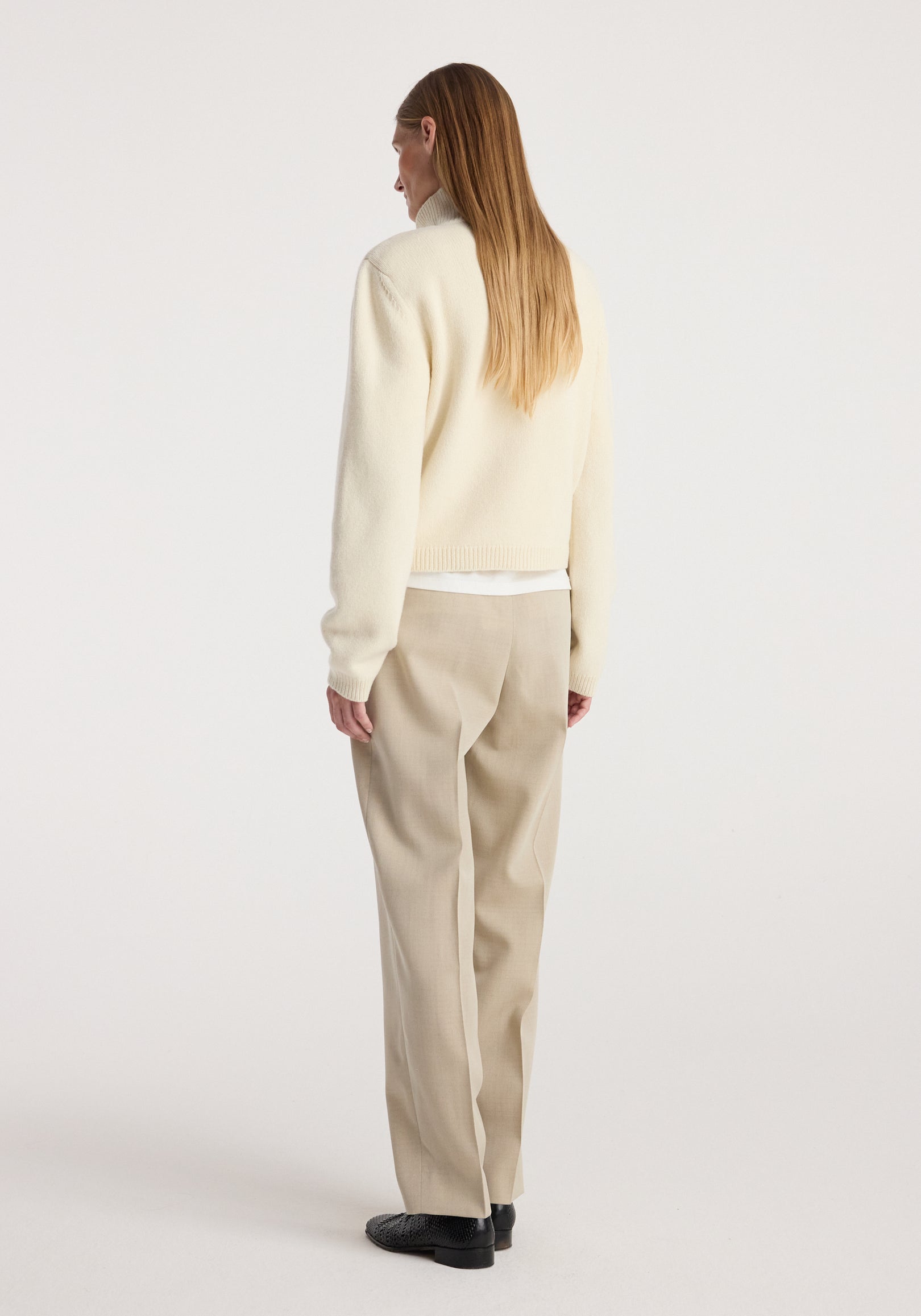 Statement shoulder cropped turtleneck | cream