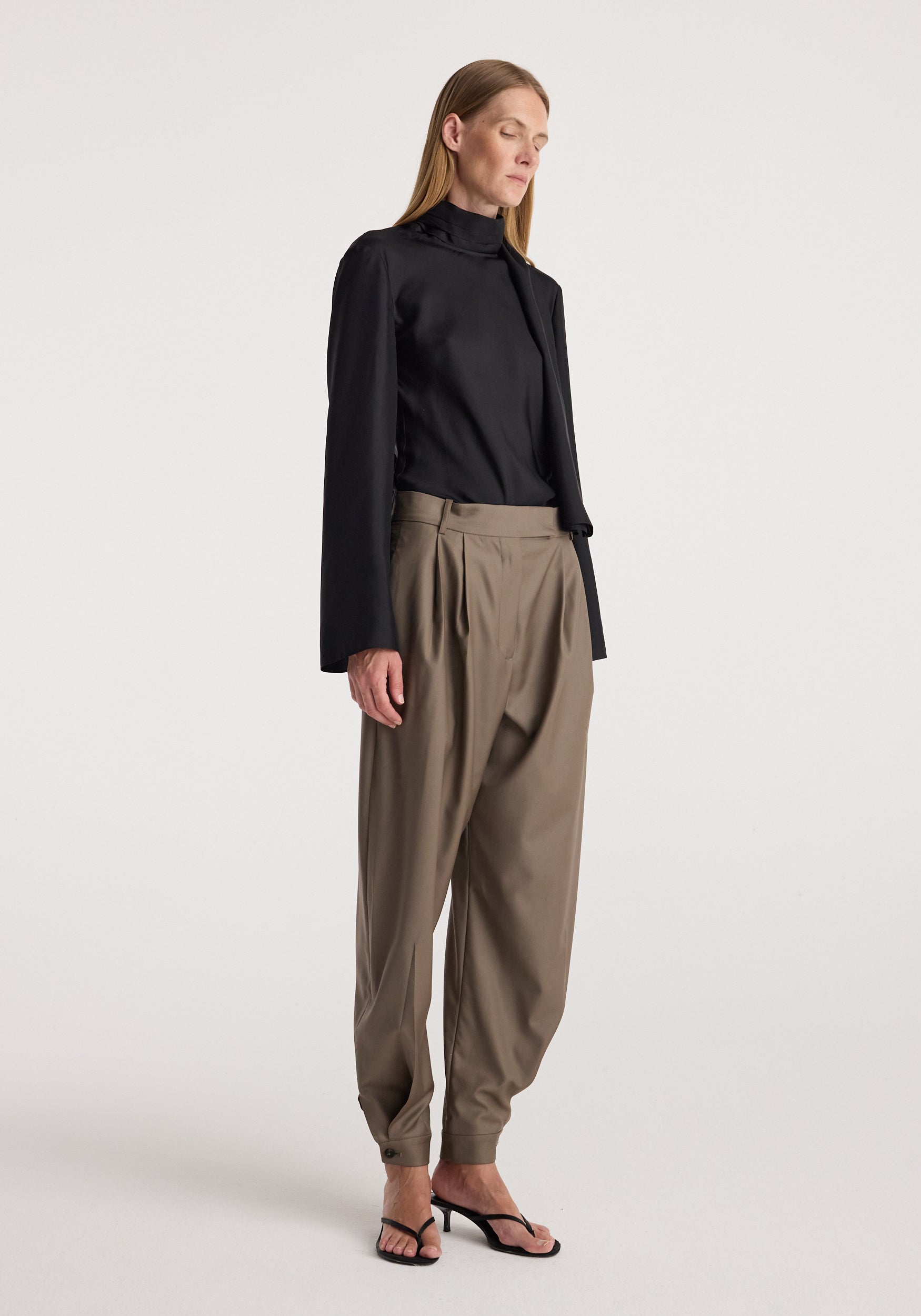 Tailored cuff trousers | desert brown