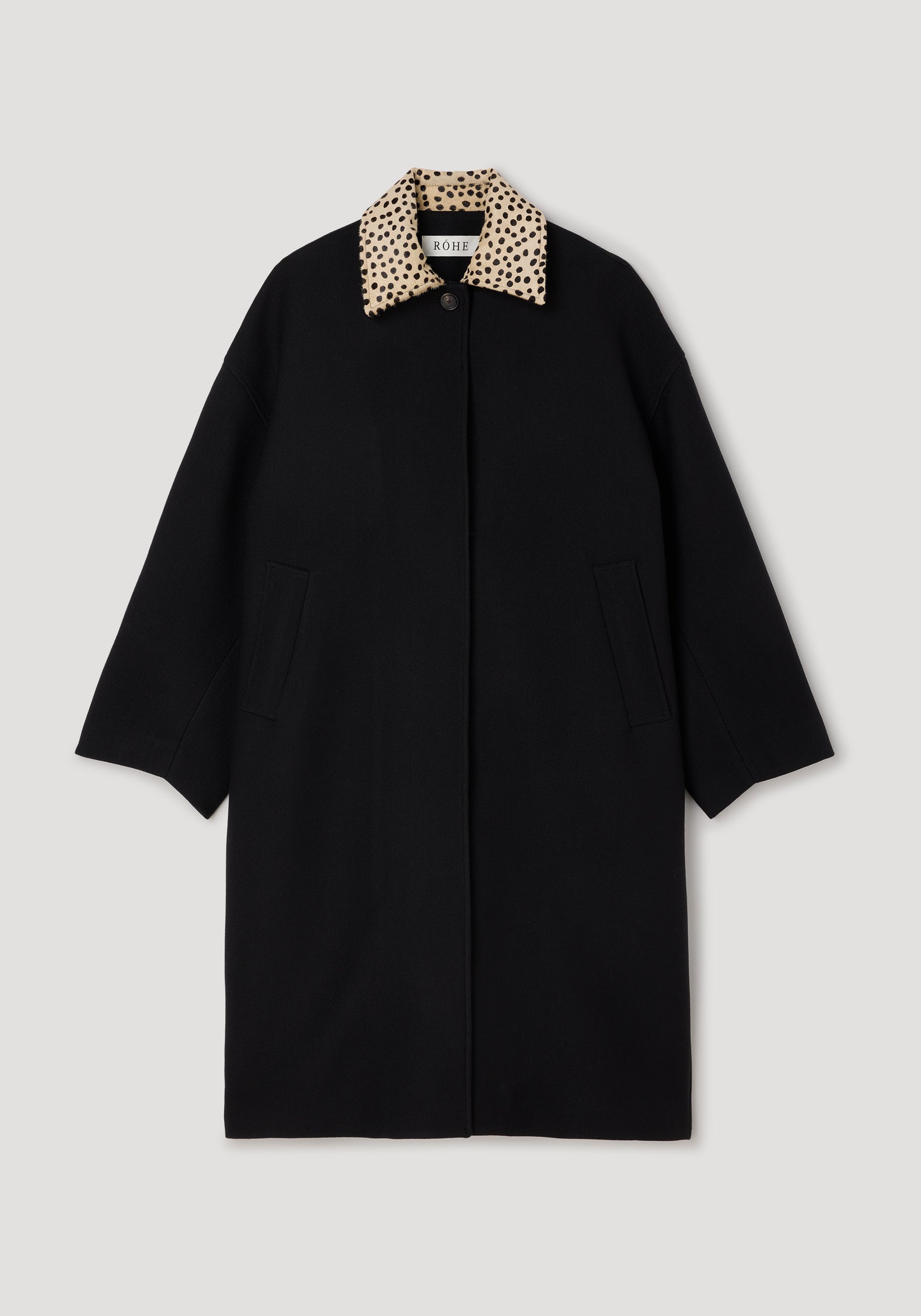 Cheetah collar wool coat | black, a long black wool coat with a contrasting cheetah print collar, concealed front closure, side pockets, and three quarter sleeves
