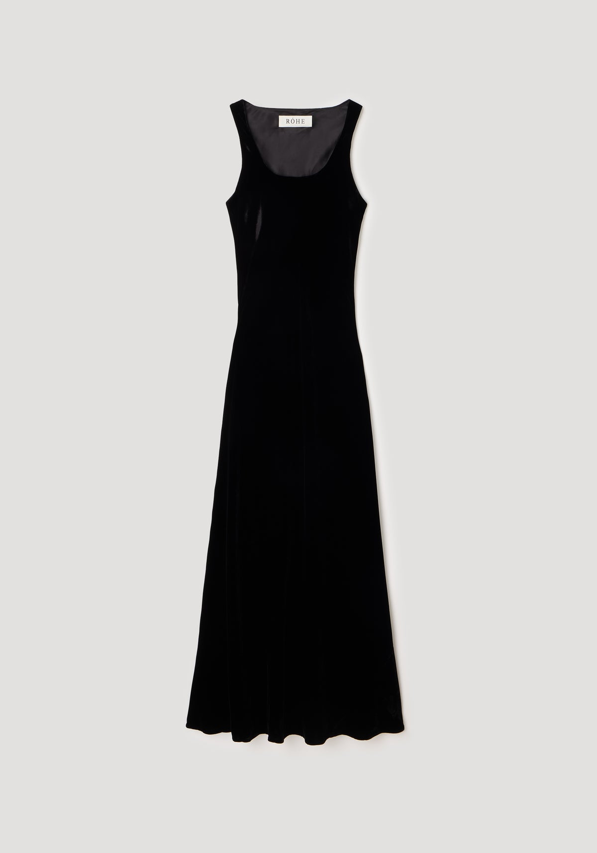 Sleek and elegant sleeveless scoop-neck velvet dress in black with a long, flowing silhouette, perfect for formal or evening occasions, scoop-neck velvet dress | black.