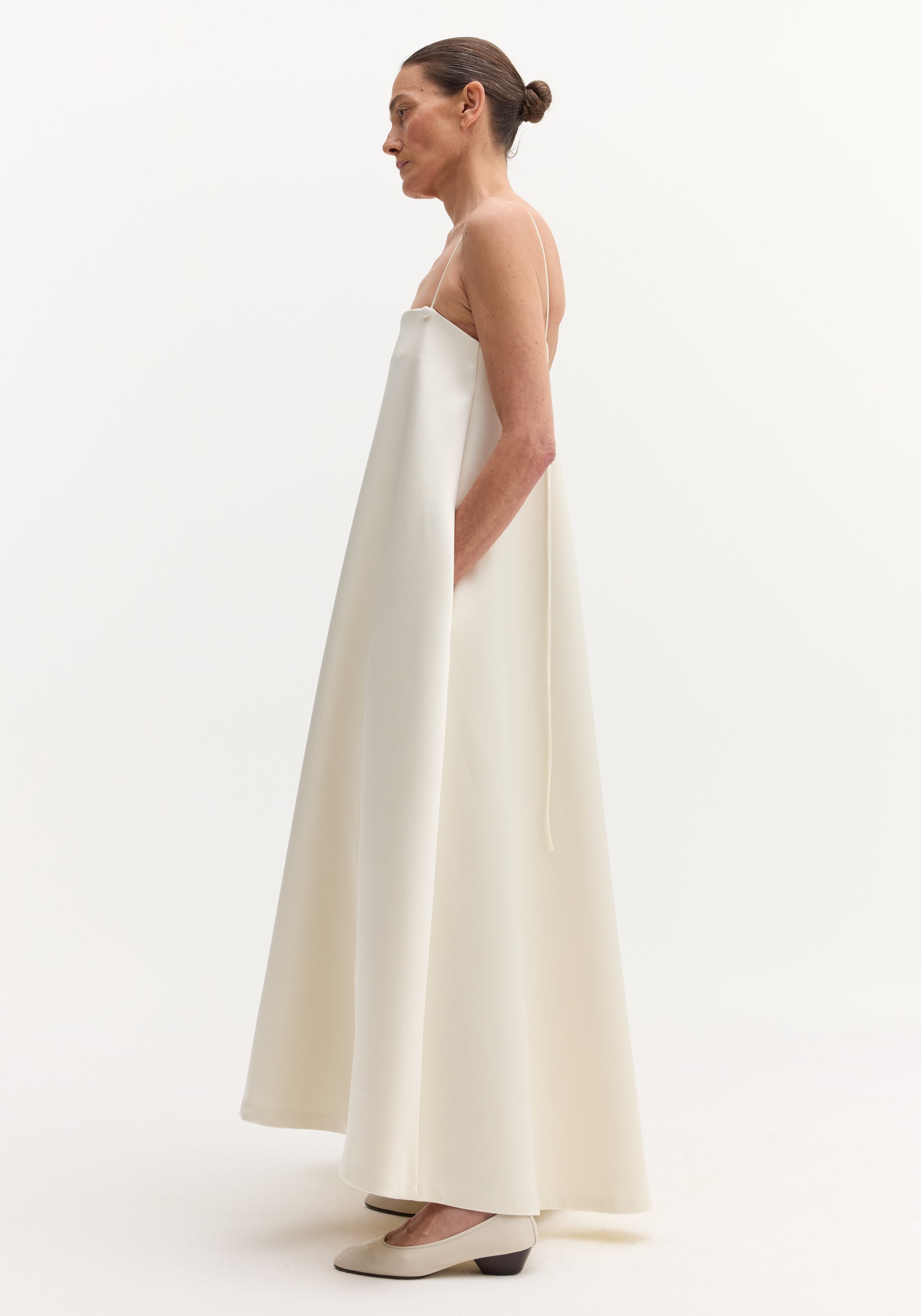 Voluminous satin dress | ivory