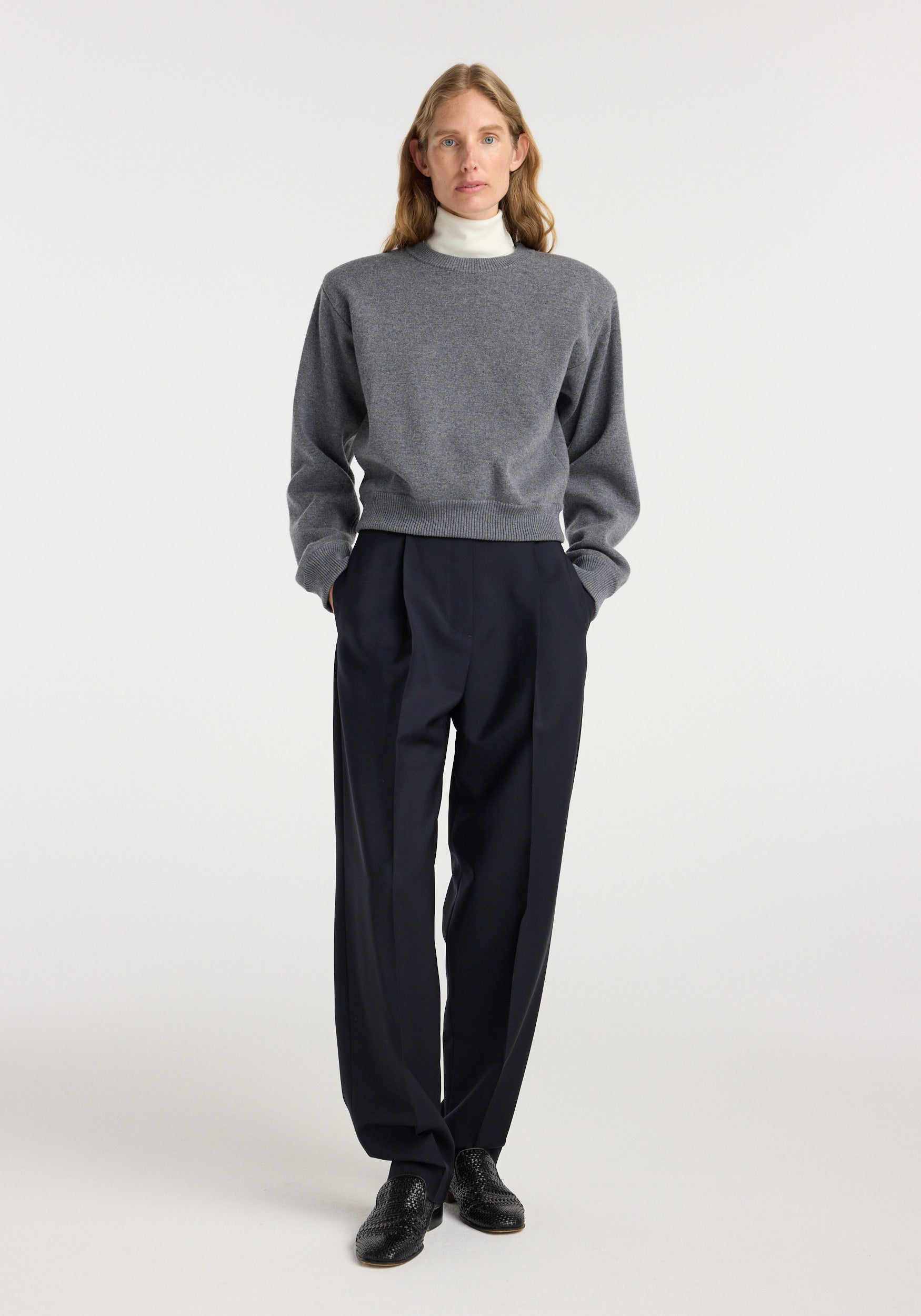 Statement shoulder crewneck | mid grey melange