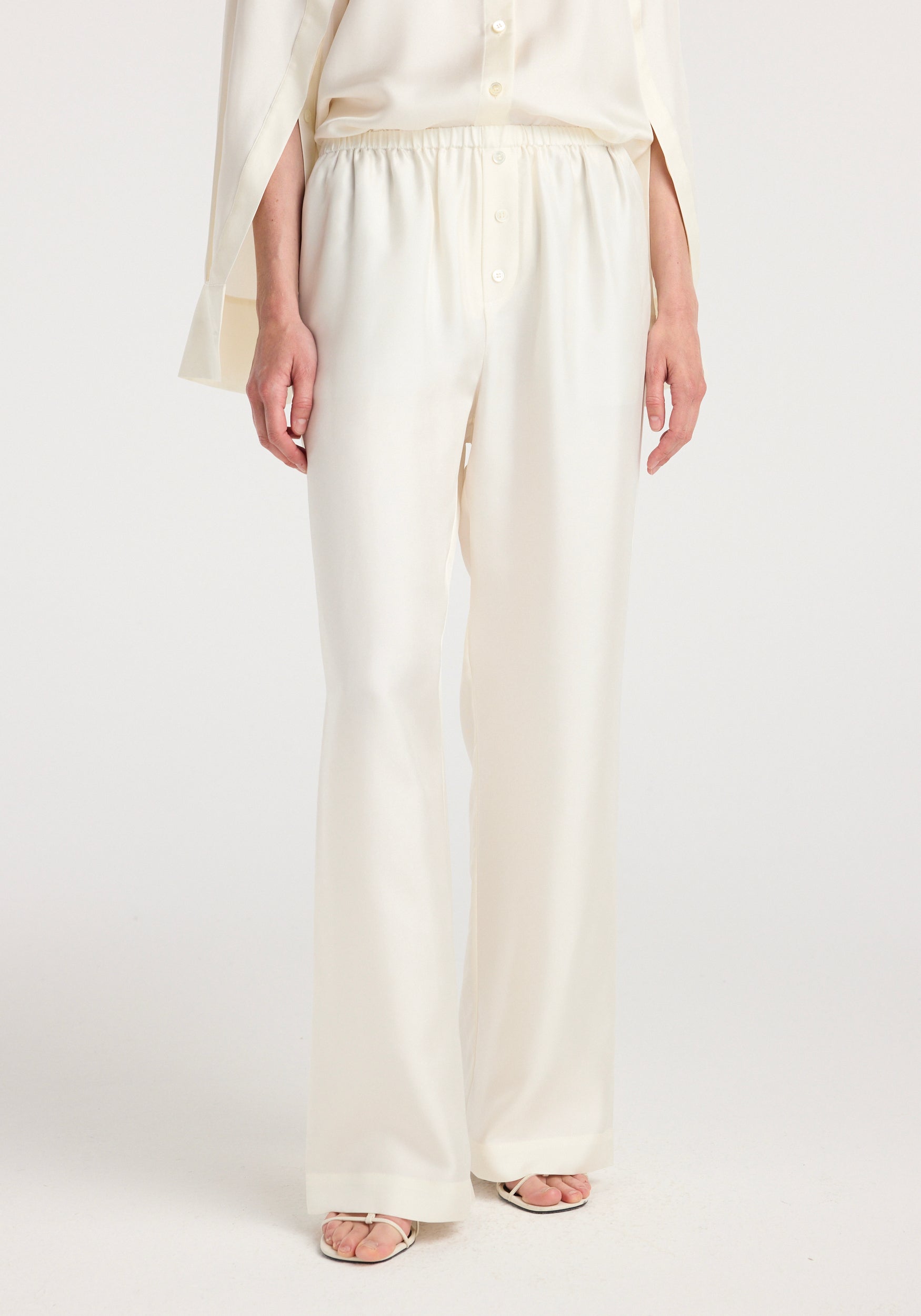 Silk relaxed trousers | cream