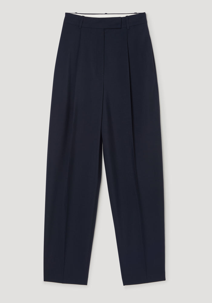 Daria - Single pleat tapered trousers | navy