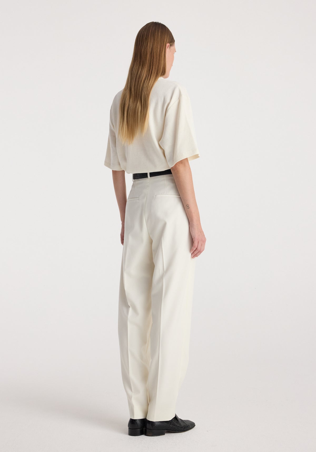 Daria - Single pleat tapered trousers | off white